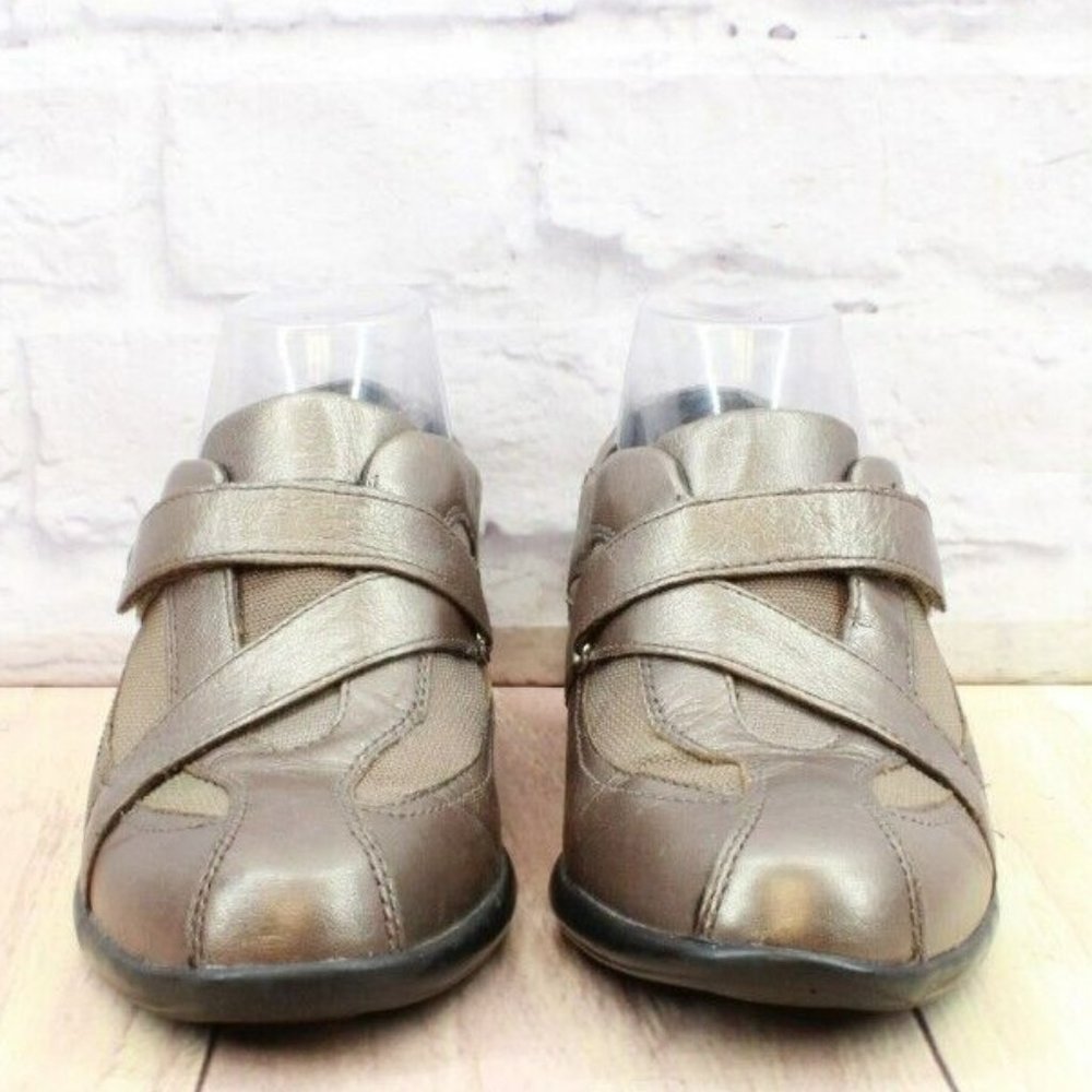 Clarks Brown Leather Slip On Hook & Loop Flat Loafer Shoes Size 7 Medium - Picture 4 of 9